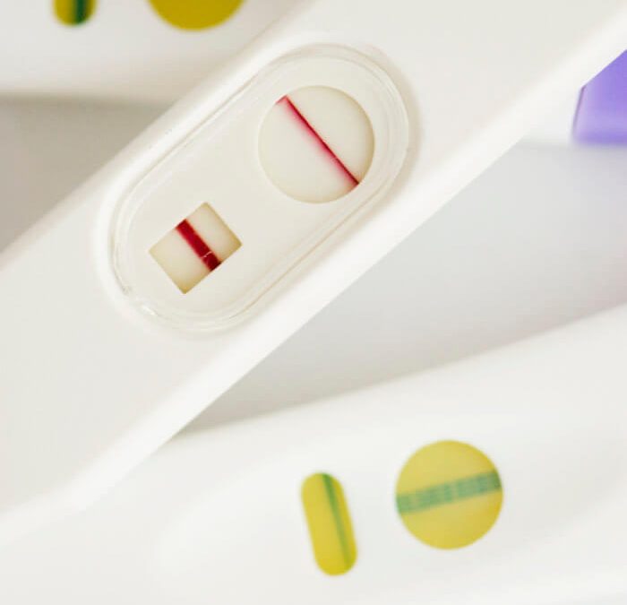 Afbeelding van zwangerschapstesten bij artikel over IVF behandelingen