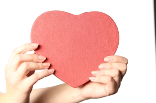 Afbeelding van symbolisch hart bij artikel verband tussen miskraam en hartaanval