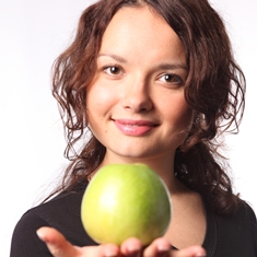 Afbeelding van vrouw met appel over artikel appels superfruit